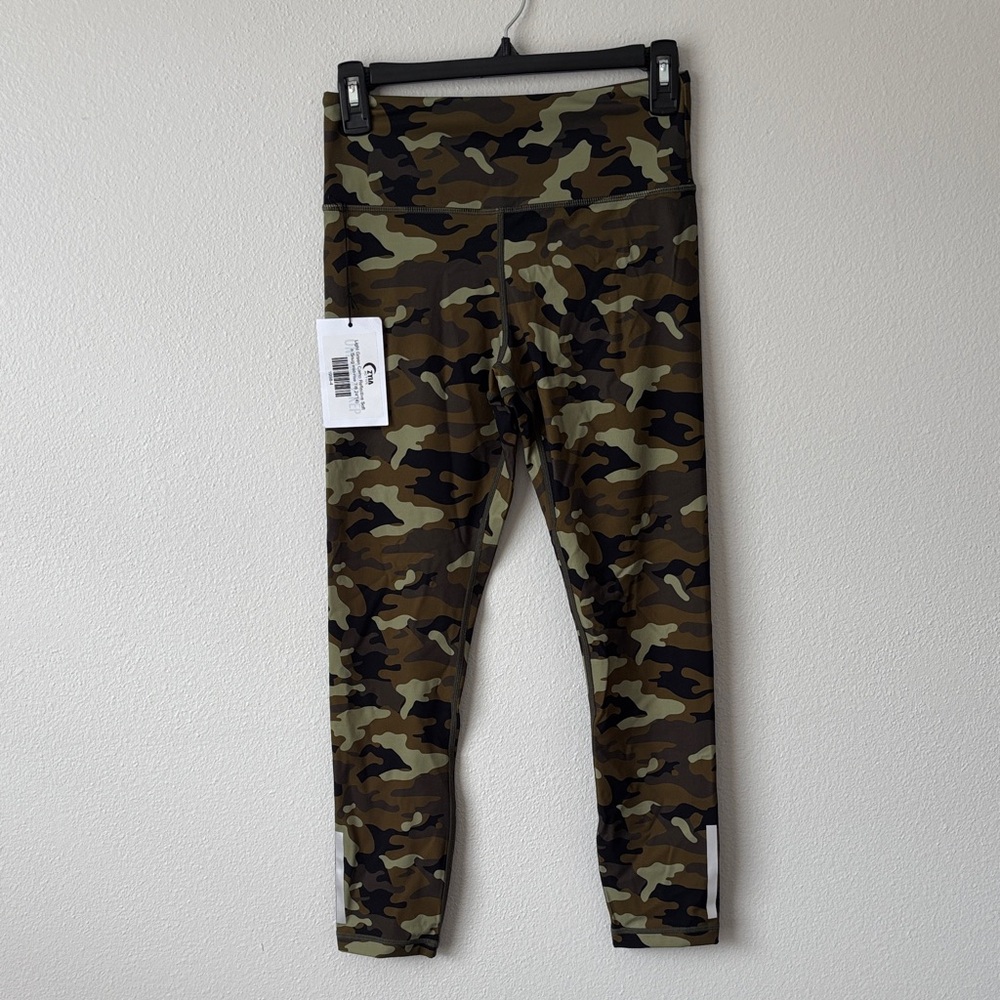 NWT Zyia Light green Camo Soft n Snug reflective mid rise leggings 7/8 24” sz 4
